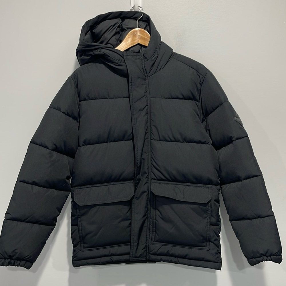Hollister ultimate puffer collection coat size small men’s black color hooded